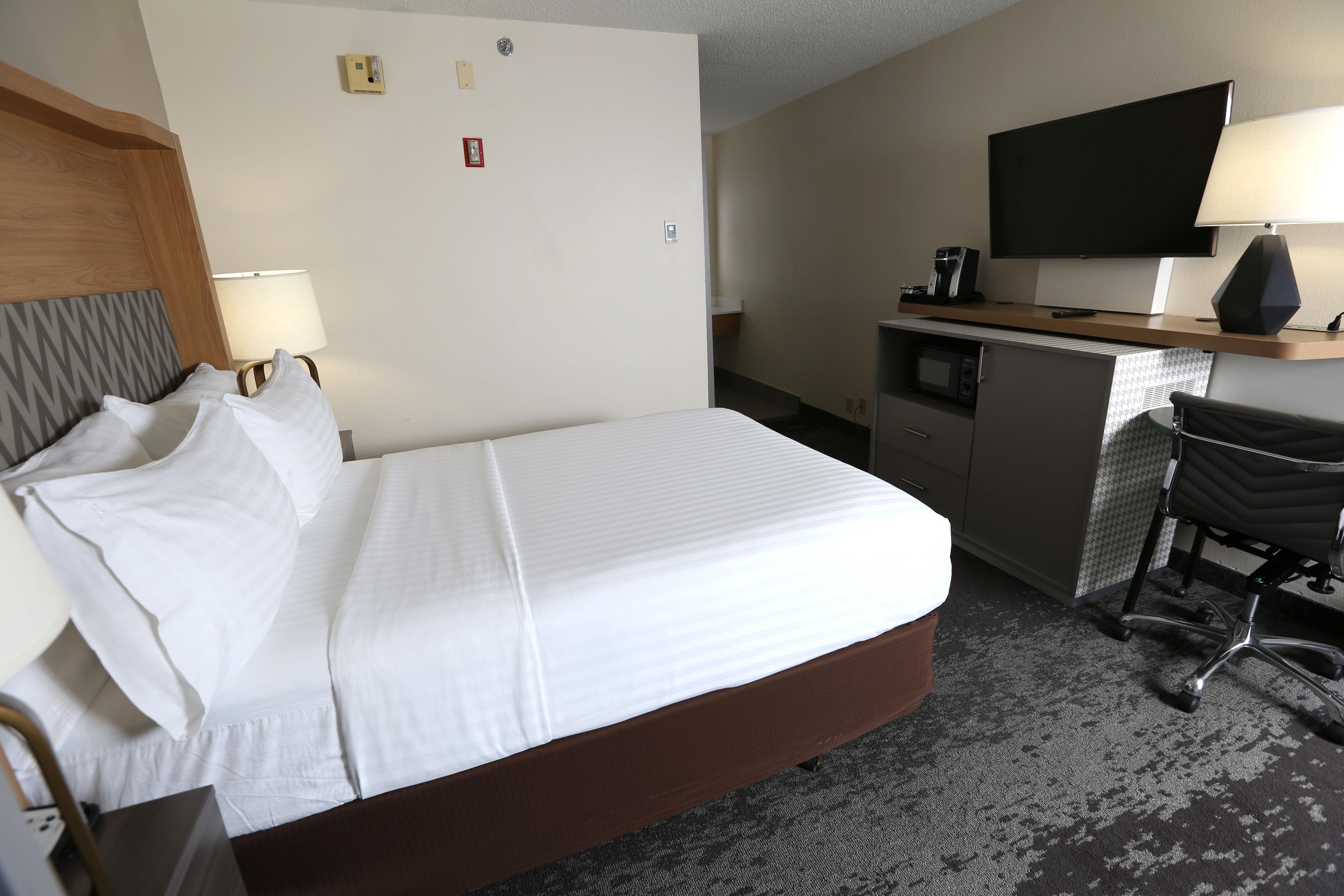 Holiday Inn Chicago North Shore By Ihg Skokie Exterior photo