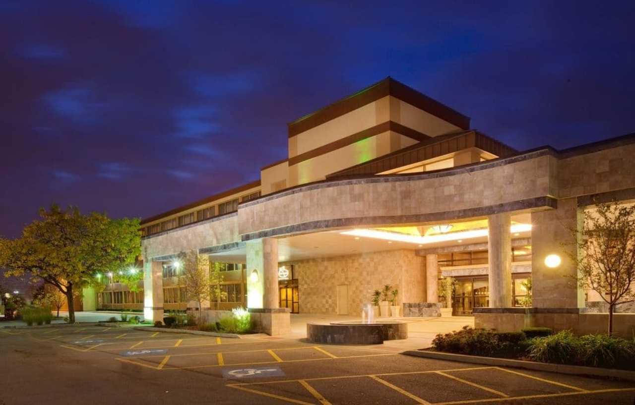 Holiday Inn Chicago North Shore By Ihg Skokie Exterior photo
