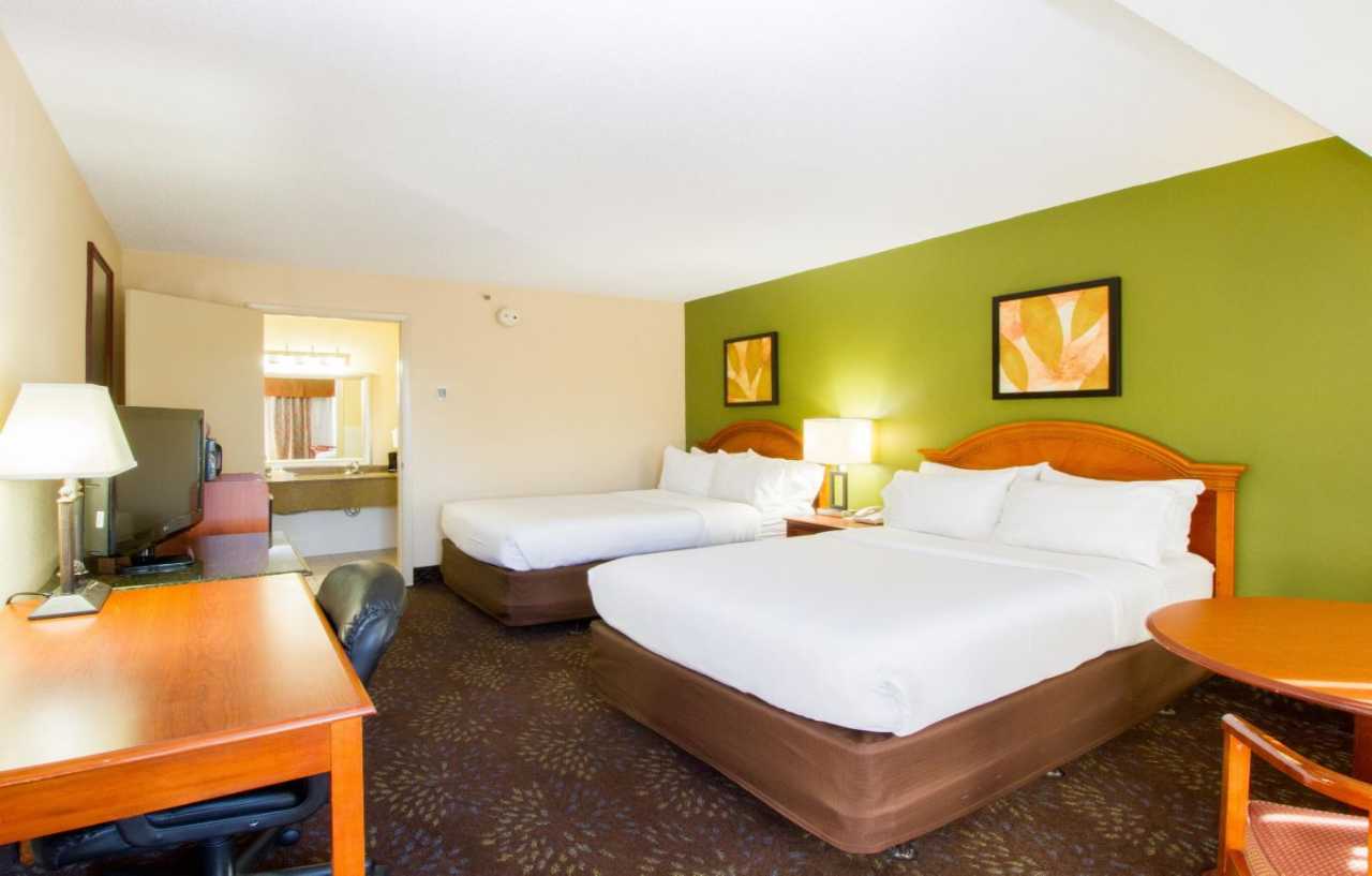 Holiday Inn Chicago North Shore By Ihg Skokie Exterior photo